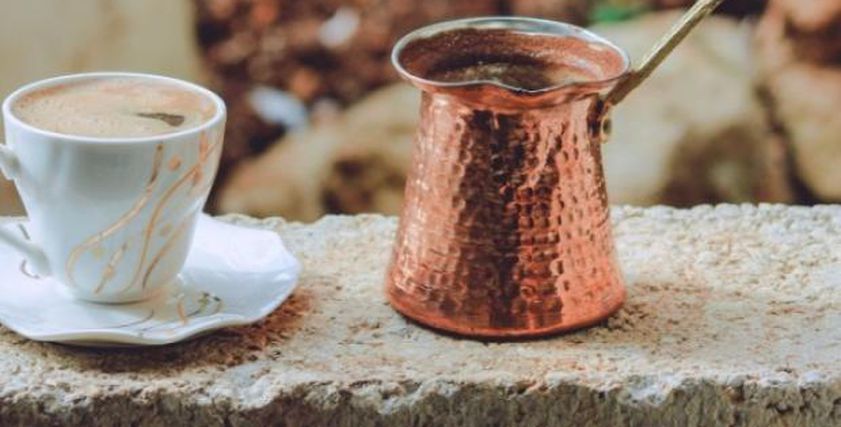 إدمانك اليومي قد يدمر صحتك.. تعرف على الوجه المظلم للكافيين