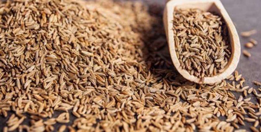 7 فوائد صحية لا تُصدق لجسمك عند تناول الكمون ليلاً.. تعرف عليها