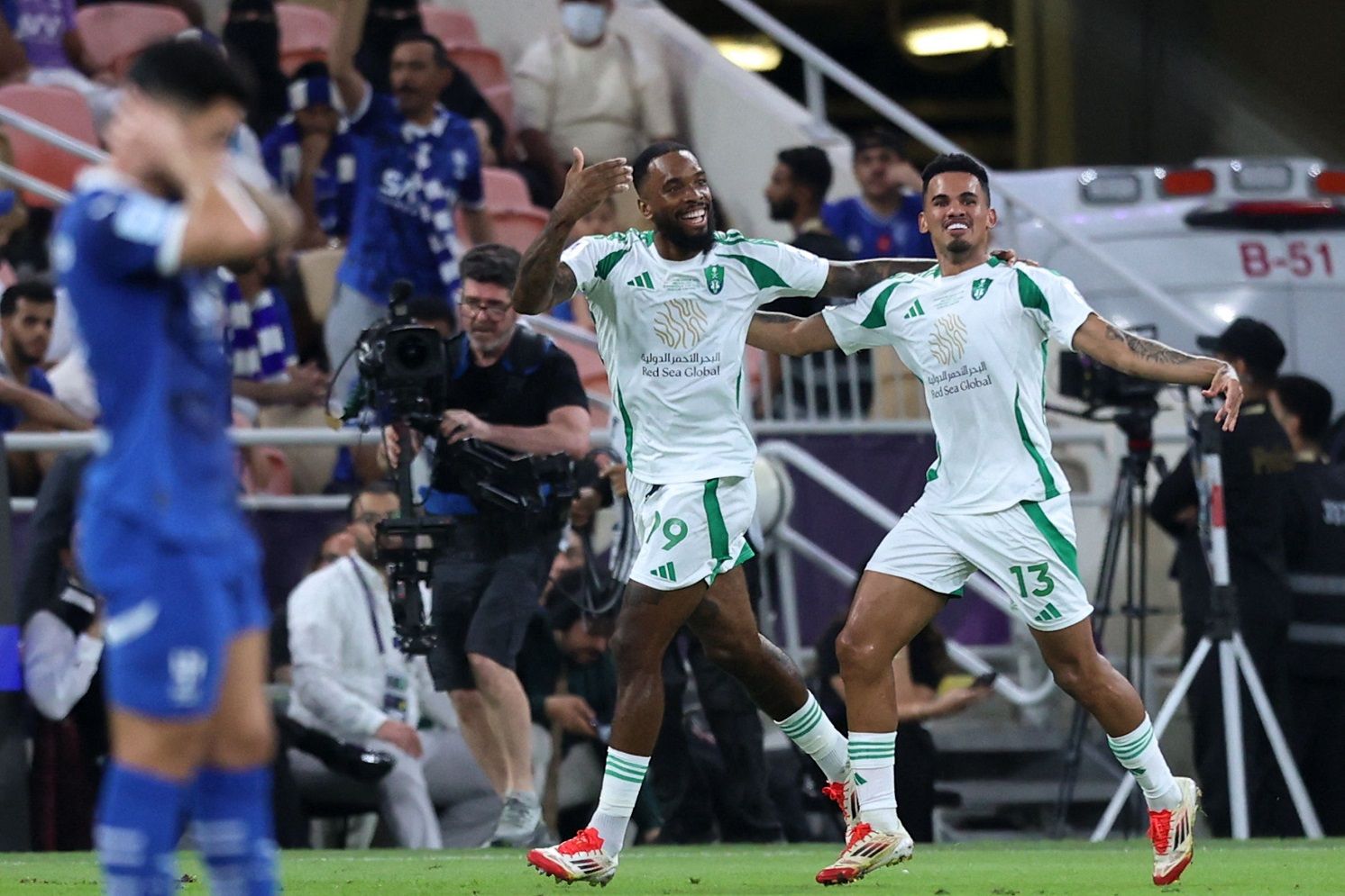 الامارات | الأهلي يكتسح الهلال بثلاثية ويتأهل إلى نهائي «أبطال آسيا للنخبة»