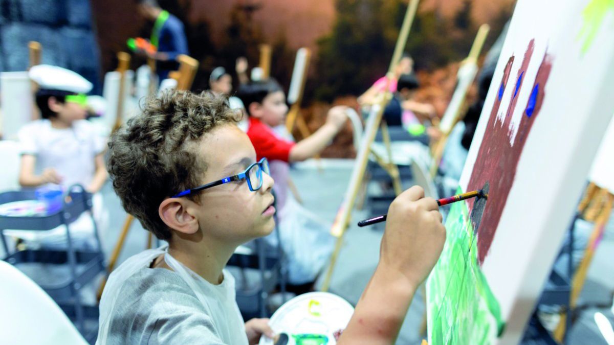 الامارات | بدور القاسمي توقّع كتاب «بيت الحكمة»