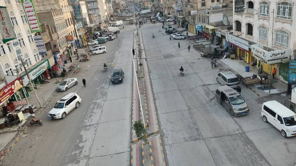 ممول من الاتحاد الأوروبي..اتهامات بعمليات فساد وتلاعب صاحب مشروع إصلاح شارع مدينة "القاعدة" في إب