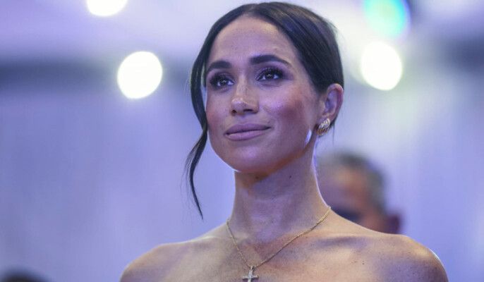ميغان ماركل تبكي على الهواء متأثرة بسبب ولديها