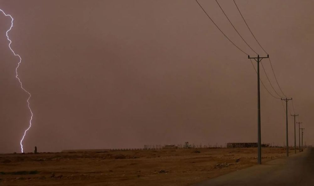 طقس السعودية.. أمطار رعدية على محافظة رفحاء ومراكزها
