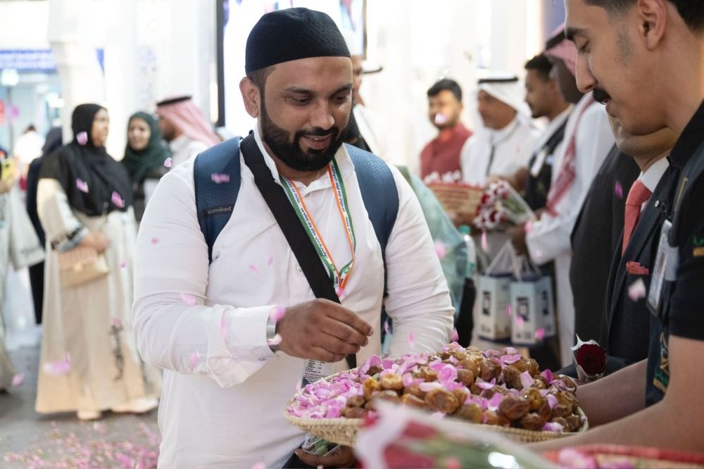 المدينة المنورة تستقبل أولى رحلات الحج من الهند وسط أجواء ترحيبية