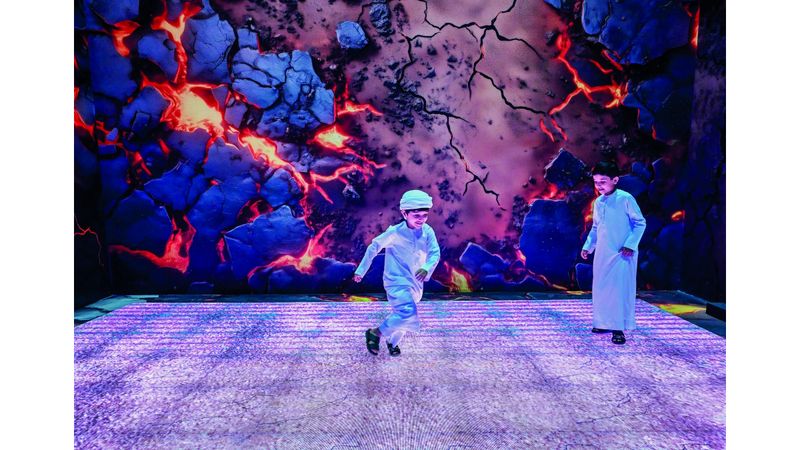 الامارات | لاعبان مع الضوء.. في ظلال الكتب