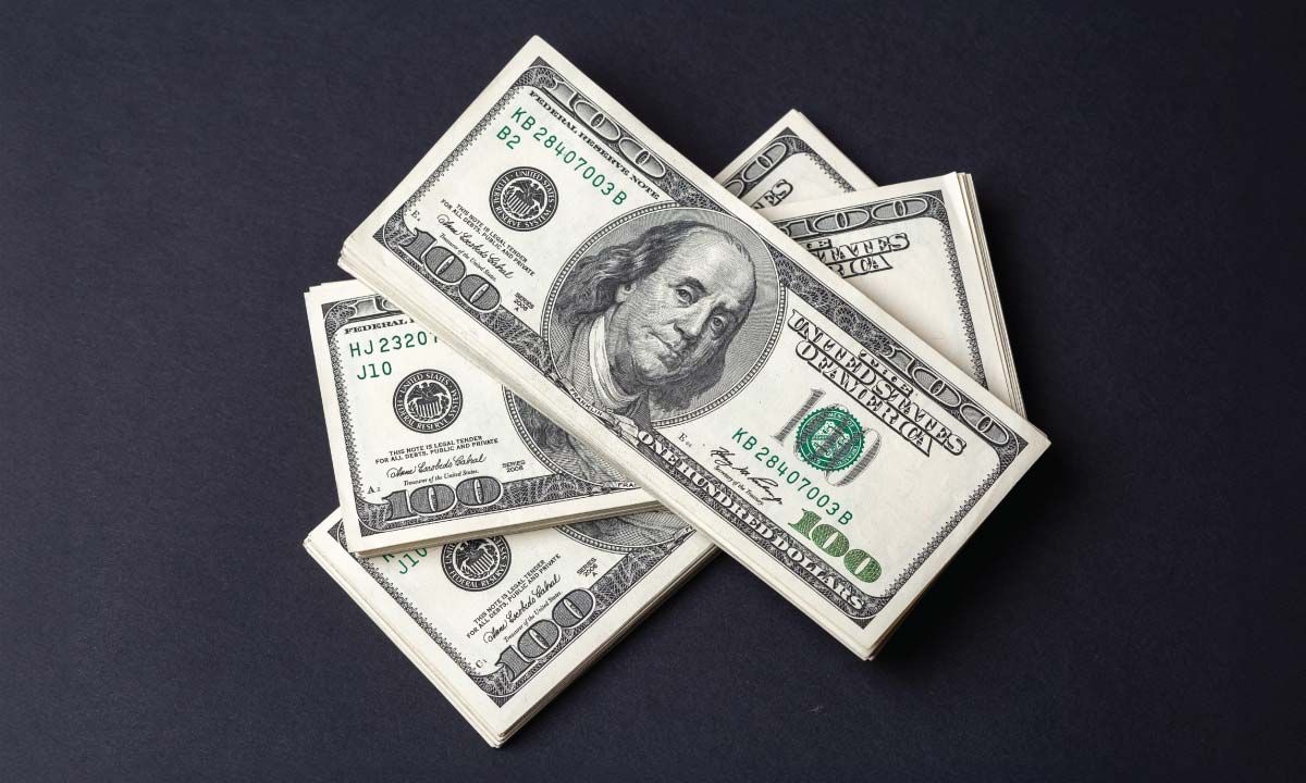 الدولار الأمريكي يواجه منافسة على هيمنة العملات الرقمية المستقرة