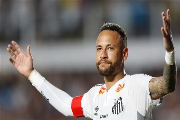 الامارات | نيمار يطالب بتعليق بث «بودكاست» عن حياته والقضاء يرفض