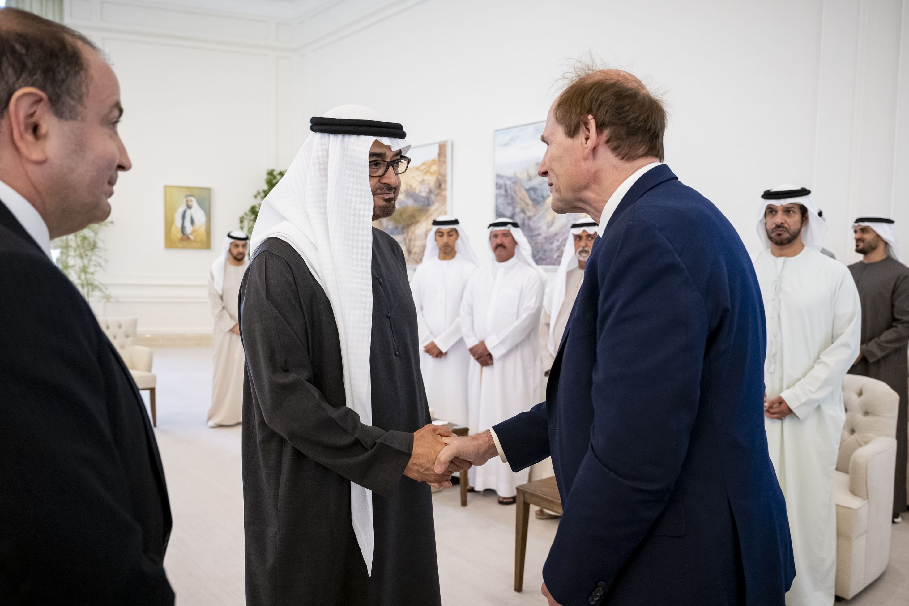 الامارات | محمد بن زايد: الإمارات تولي أهمية كبيرة لتعزيز السلوكيات الإيجابية في المجتمع