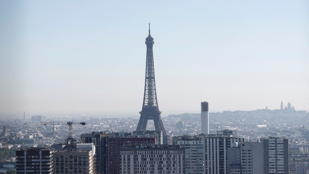 الامارات | برج إيفل يرد على «مخاوف الصدأ»: المعلم آمن والمعدن في حالة مثالية