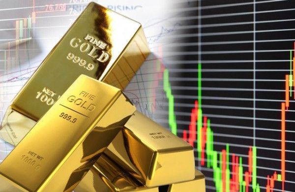 "سوق الذهب تحت الضغط.. تراجع محلي وعالمي والأسعار تفقد الزخم"