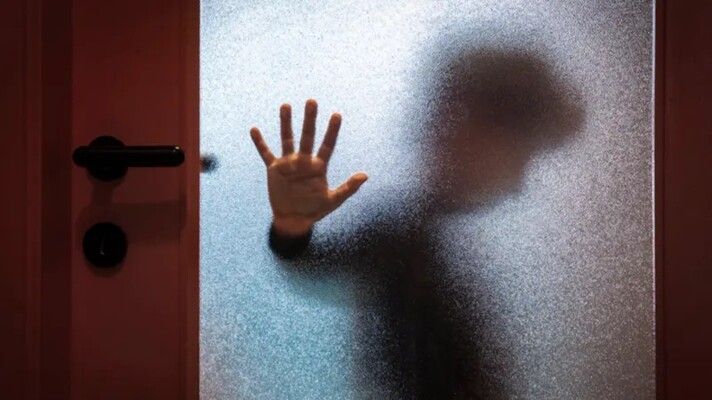 إغتـ صاب متكرر للطفل ياسين..قضية رأي عام تفاعل معها منى زكي وأحمد حاتم وغيرهما