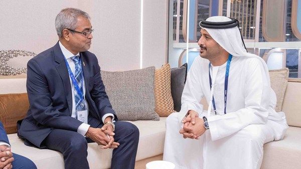 الإمارات والمالديف تبحثان سبل تعزيز التعاون في مجالي السياحة والضيافة