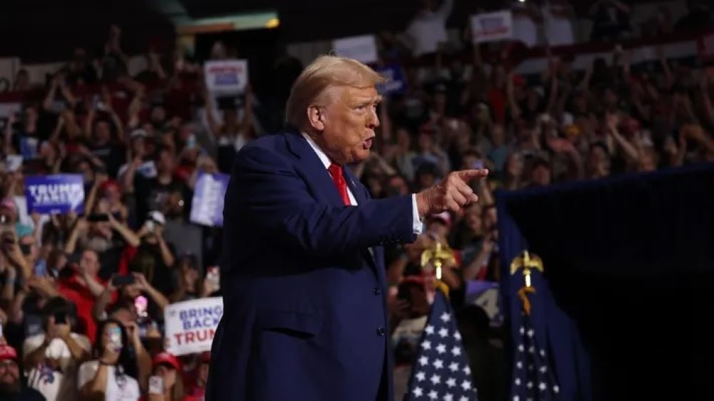 متباهيًا بإنجازاته.. ترامب يحتفل بأول 100 يوم في ولايته الثانية