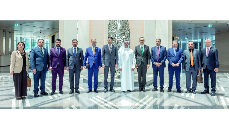 الامارات | وفد عراقي يطّلع على نماذج العمل المبتكرة لحكومة الإمارات