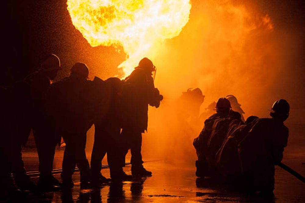 قبل السيطرة عليه.. انفجار خط غاز يودي بحياة 3 أشخاص في 6 أكتوبر بمصر