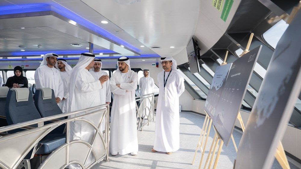 حمدان بن زايد يواصل جولته التفقدية في جزيرة دلما ويدشن عبّارتين جديدتين