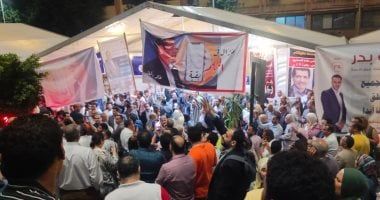 أجواء من الفرحة أمام نقابة الصحفيين بعد فوز خالد البلشى بمقعد النقيب