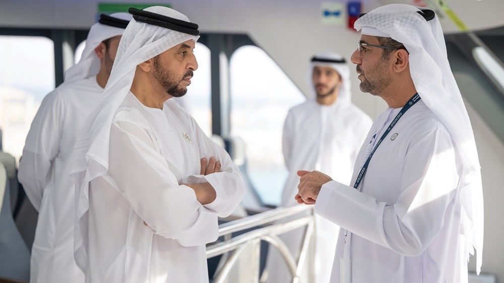 حمدان بن زايد يواصل جولته التفقدية في جزيرة دلما ويدشن عبّارتين جديدتين