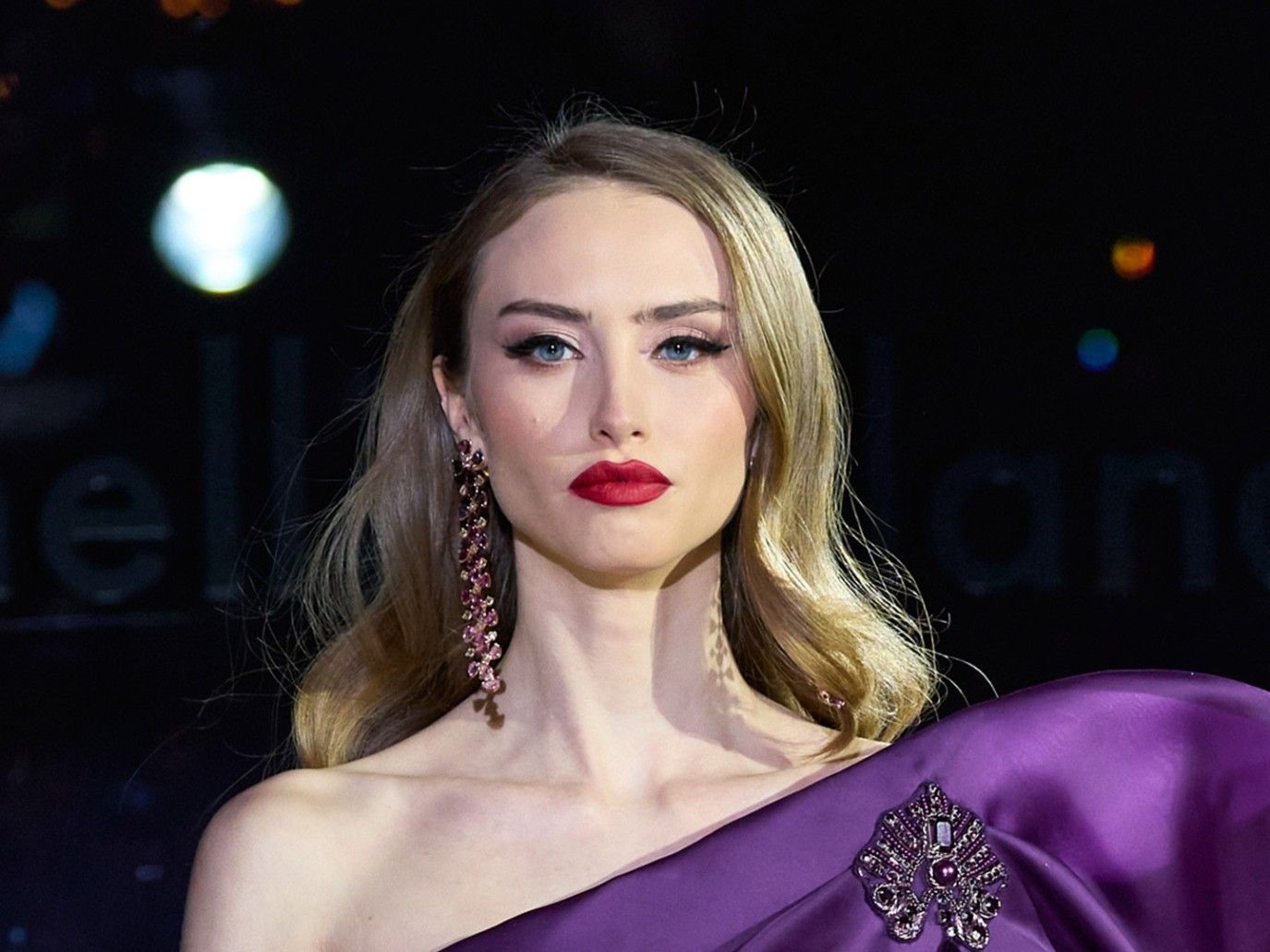 الفرق بين المكياج الكلاسيكي والمكياج العصري.. حين يتعانق سحر الماضي مع الابتكار