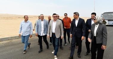 وزير الإسكان يتفقد مشروع "الإسكان الحر" بمدينة السويس الجديدة