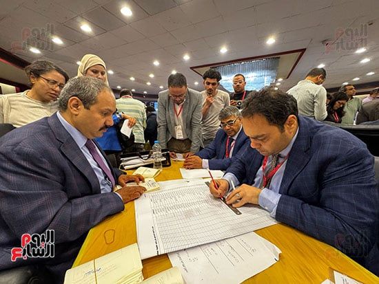 استمرار فرز الأصوات على عضوية مجلس نقابة الصحفيين.. صور
