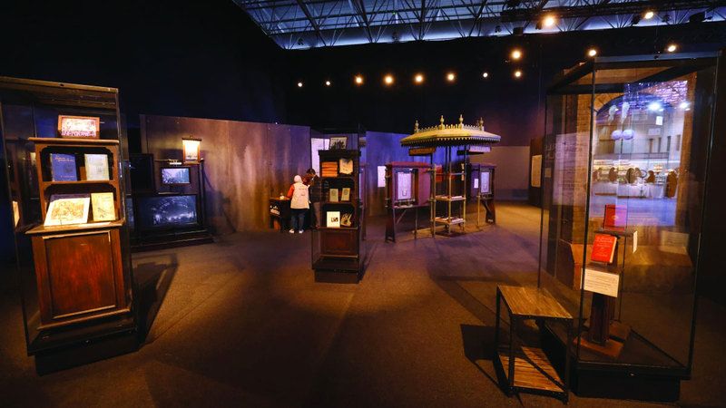 الامارات | «لتغمرك الكتب».. رحلة مشوقة إلى عالم المحقق «شرلوك هولمز»