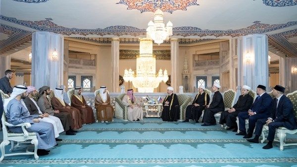 سيف بن زايد يشهد ختام الندوة الدولية «دور الأسرة في تمكين المجتمع» في موسكو