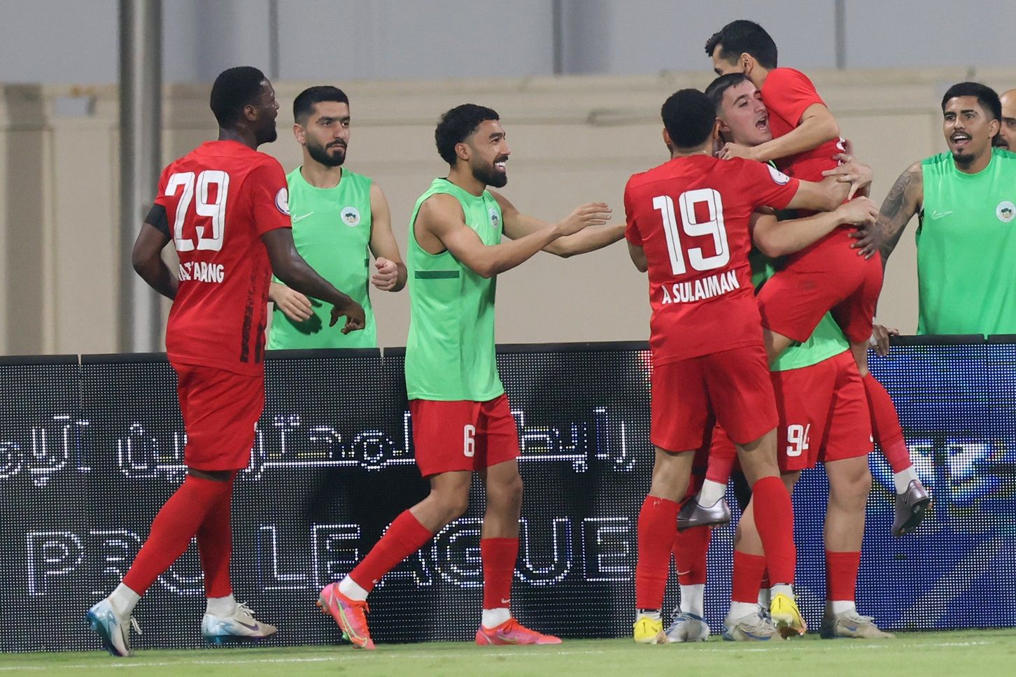 الامارات | هدف جانيف يقرب البطائح من البقاء.. ويؤزم موقف دبا الحصن