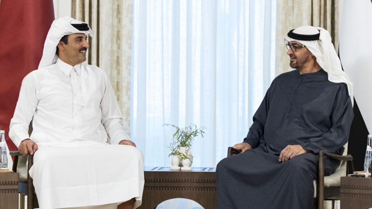 الامارات | رئيس الدولة وأمير قطر يبحثان في أبوظبي العلاقات الأخوية