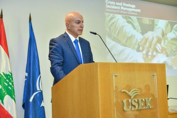 جامعة الروح القدس تخرّج ضباطًا في الجيش اللبناني من برنامج تدريبي متخصص في "إدارة الأزمات وحوادث احتجاز الرهائن"