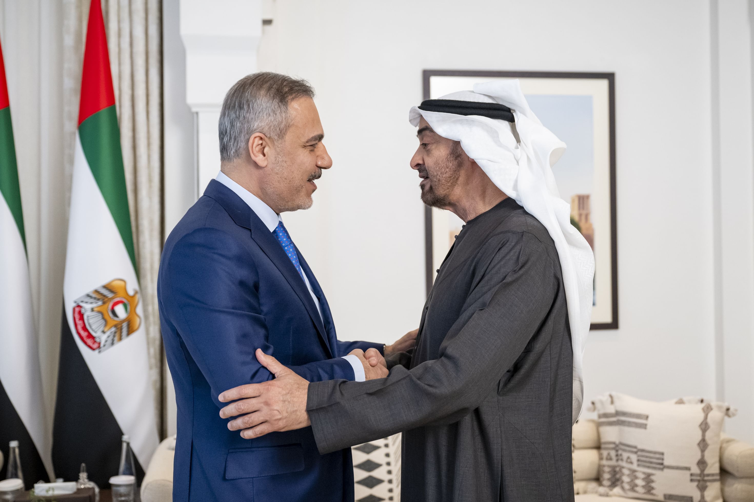 الامارات | رئيس الدولة يبحث ووزير الخارجية التركي العلاقات الثنائية والتطورات في المنطقة