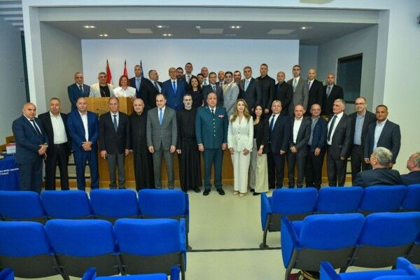 جامعة الروح القدس تخرّج ضباطًا في الجيش اللبناني من برنامج تدريبي متخصص في "إدارة الأزمات وحوادث احتجاز الرهائن"