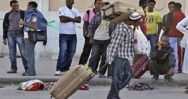 قانون العمل يحظر صاحب المنشأة من تشغيل أجنبى دون تصريح