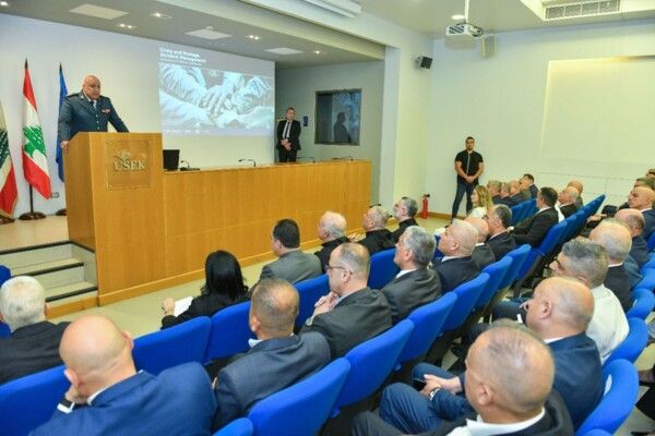 جامعة الروح القدس تخرّج ضباطًا في الجيش اللبناني من برنامج تدريبي متخصص في "إدارة الأزمات وحوادث احتجاز الرهائن"