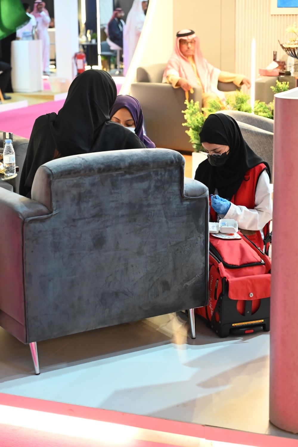الهلال الأحمر بمكة.. 2762 متطوعًا يقدّمون أكثر من 16 ألف ساعة