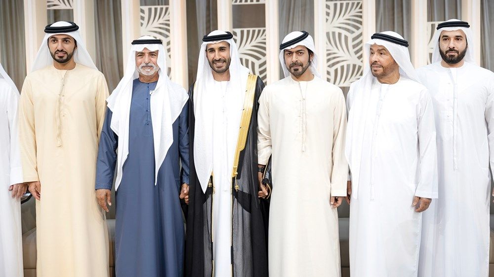 حمدان بن محمد والشيوخ يحضرون أفراح تريم والطنيجي