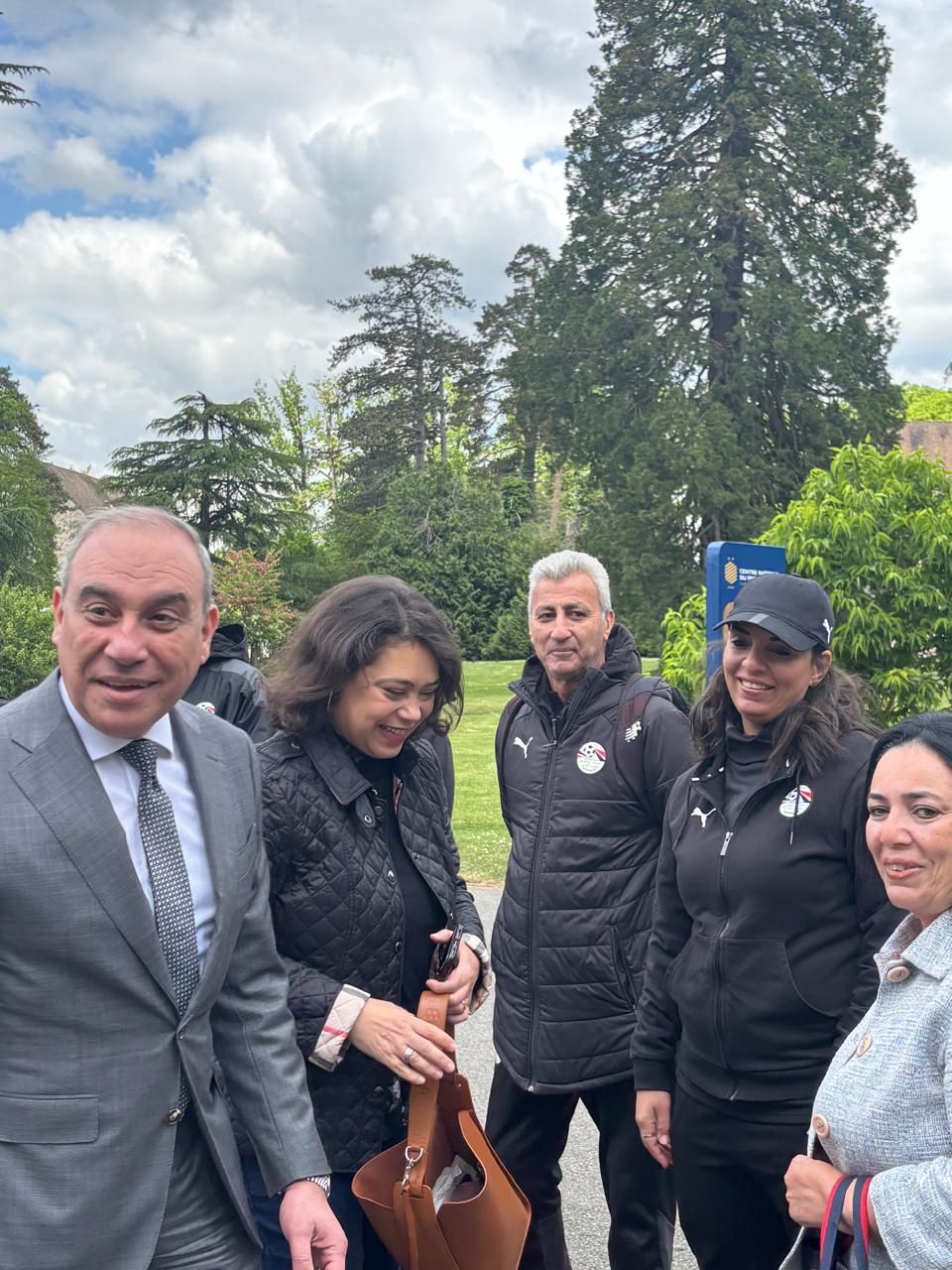 منتخب الكرة النسائية تحت 20 عاما يخوض المران الأول فى فرنسا بحضور السفير.. صور