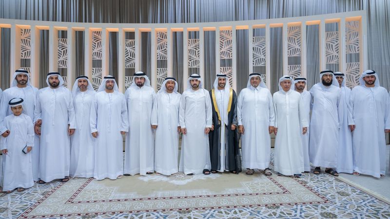 الامارات | حمدان بن محمد يحضر أفراح تريم والطنيجي