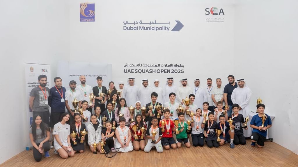 الامارات | أحمد بن حشر يتوج الفائزين في بطولة الإمارات المفتوحة للاسكواش