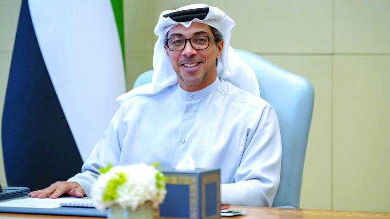 الامارات | منصور بن زايد: قواتنا المسلحة سد منيع لحماية الوطن