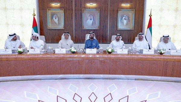 محمد بن راشد يترأس اجتماعاً لمجلس الوزراء في قصر الوطن بأبوظبي
