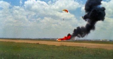 تكنولوجيا: زى النهاردة.. نجاة نيل أرمسترونج بأعجوبة من حادث بروفة الهبوط على القمر