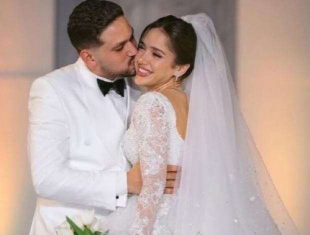 عاجل: الصور الأولى من حفل زفاف رنا رئيس بحضور عدد من الفنانين