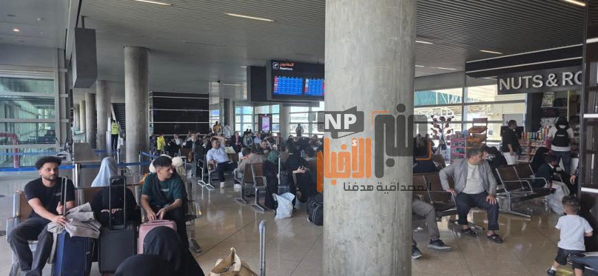 عاجل:شاهد صورة أولية.. تكدس للمسافرين في صالة الإنتظار بالمطار