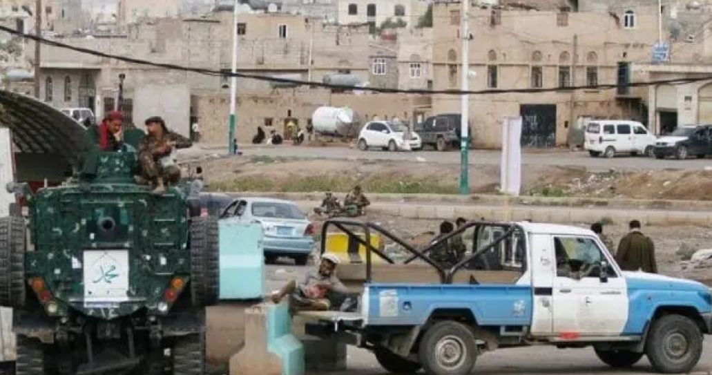 بالتزامن مع الغارات الأمريكية...أوامر حوثية صارمة لسكان صنعاء تكشف حجم الرعب والهلع