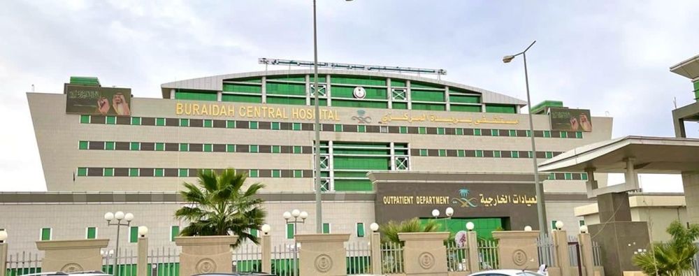 بأيدٍ سعودية.. جراحة دقيقة تنقذ مريضة من العمى في بريدة المركزي