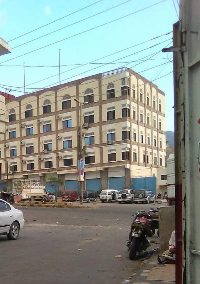 تفاصيل صادمة عن اشتباكات رجل الأعمال الشيباني في تعز...نزاع عائلي يتحول إلى مواجهة مسلحة