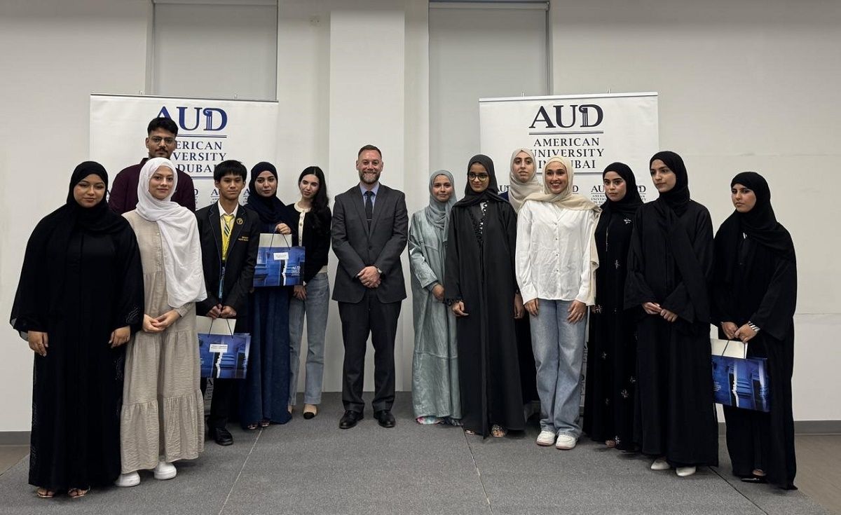 الامارات | "الأميركية دبي" تتوج  فوجاً جديداً من  الطلبة المبدعين في الإعلام