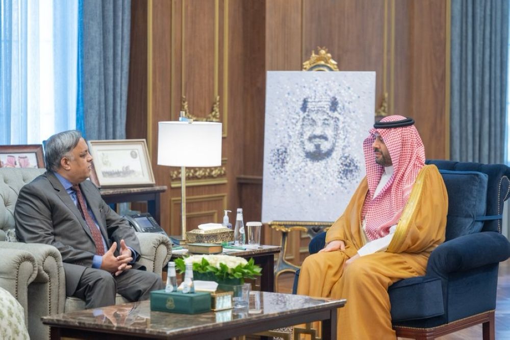 أمير الحدود الشمالية يستقبل سفير الهند لدى المملكة