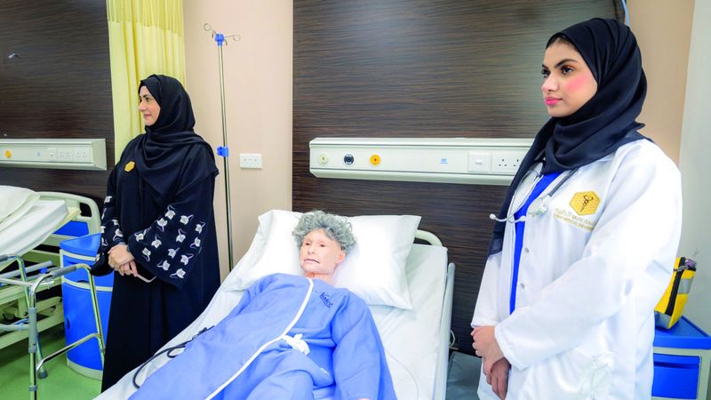 الامارات | «ليلى» طبيبة افتراضية متخصصة بالطب البديل.. و«علياء» عميد كلية مساعد